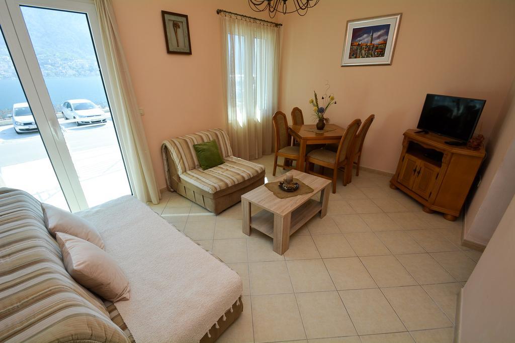 Apartments Jovanovic コトル エクステリア 写真