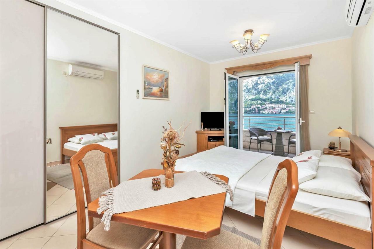 Apartments Jovanovic コトル エクステリア 写真