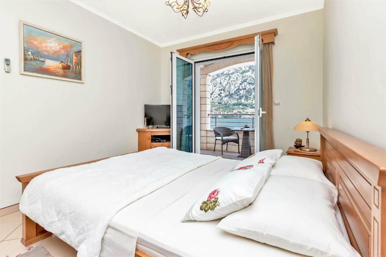 Apartments Jovanovic コトル エクステリア 写真